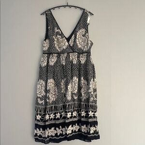 Chic Black and Cream Floral Midi Dress Size 12P